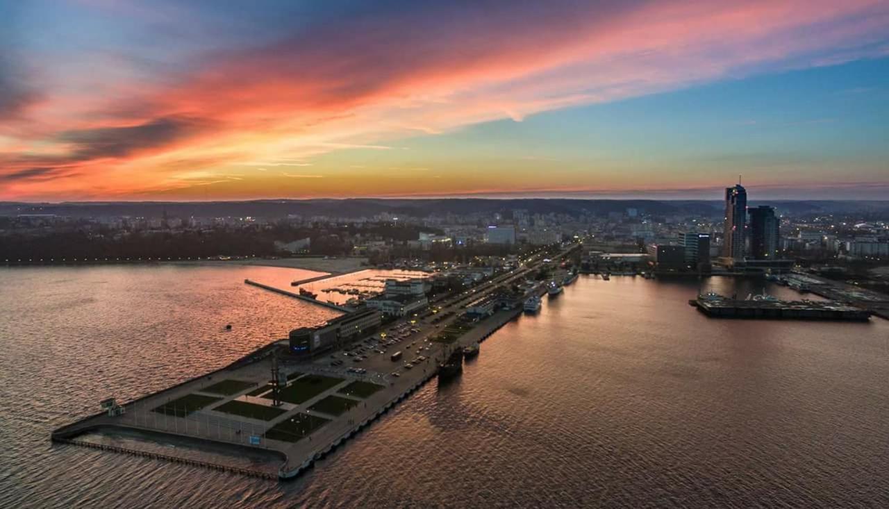Apartament Przy Plazy W Centrum Gdyni - Prywatny Parking! Gdynia Luaran gambar
